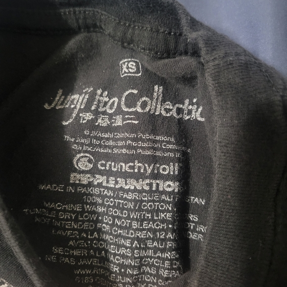 T0mie Junji Ito Collection Essential Fake Face Premium T-Shirt Unisex XS - Picture 2 of 4